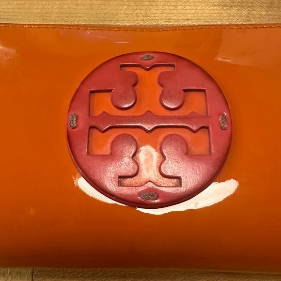 Tory Burch Zip Continental wallet Orange patent leather w/pink leather moniker - Picture 2 of 14